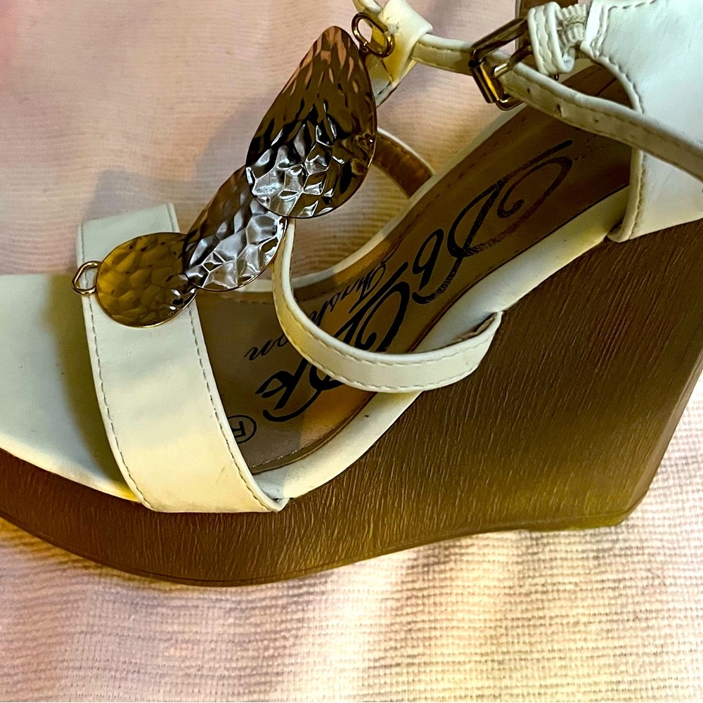 DB DK Fashion White & Tan Wedge Heels with Beautiful Gold Medallion Details!